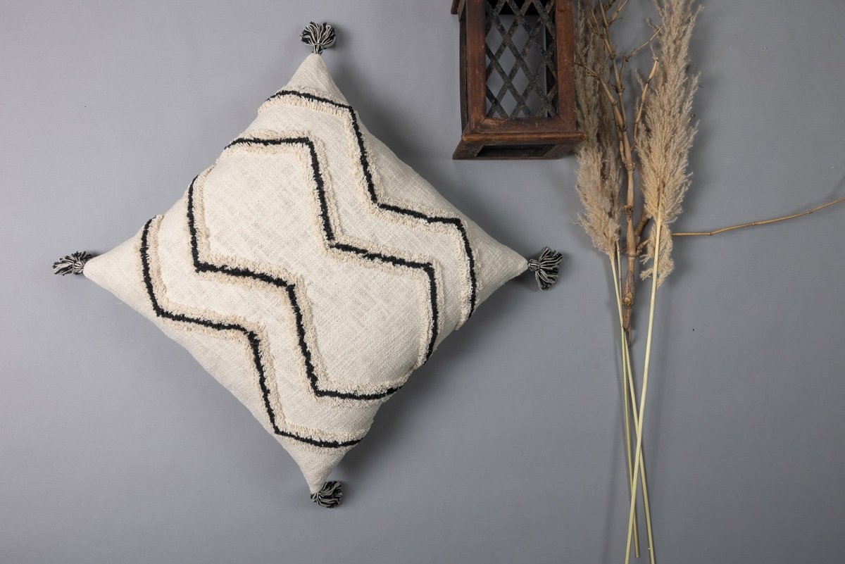 BUCHRA - Plush Tufted Pillow Cover