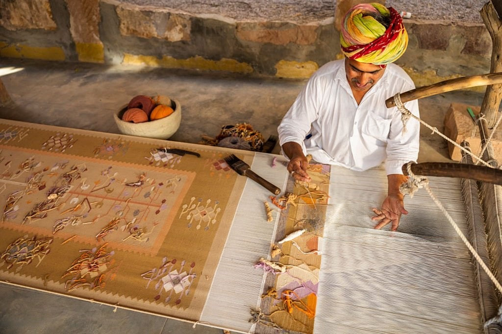 Loom weaving