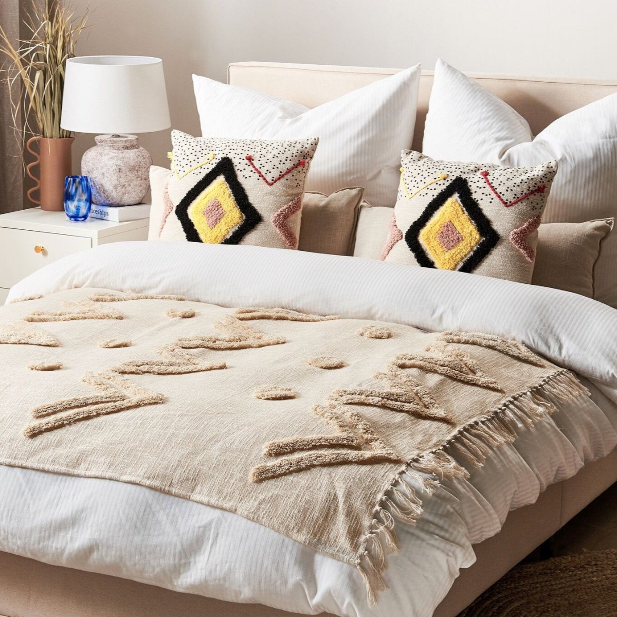 ANAMUR - Soft Tufted Throw Blanket