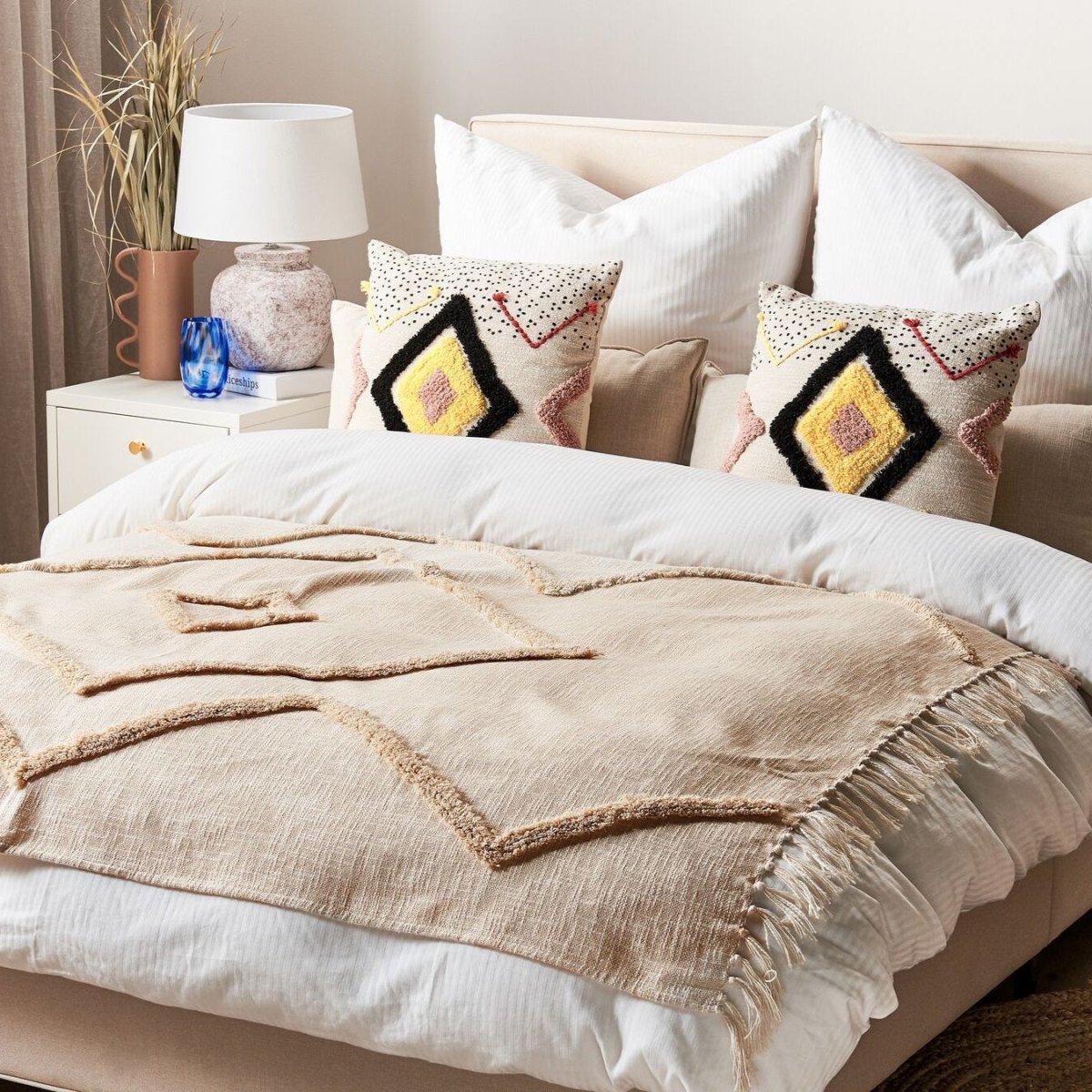 BAKIRA - Modern Tufted Throw