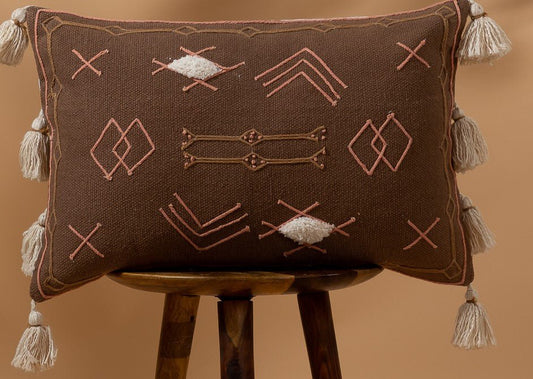 Brown pillow cover - detail view