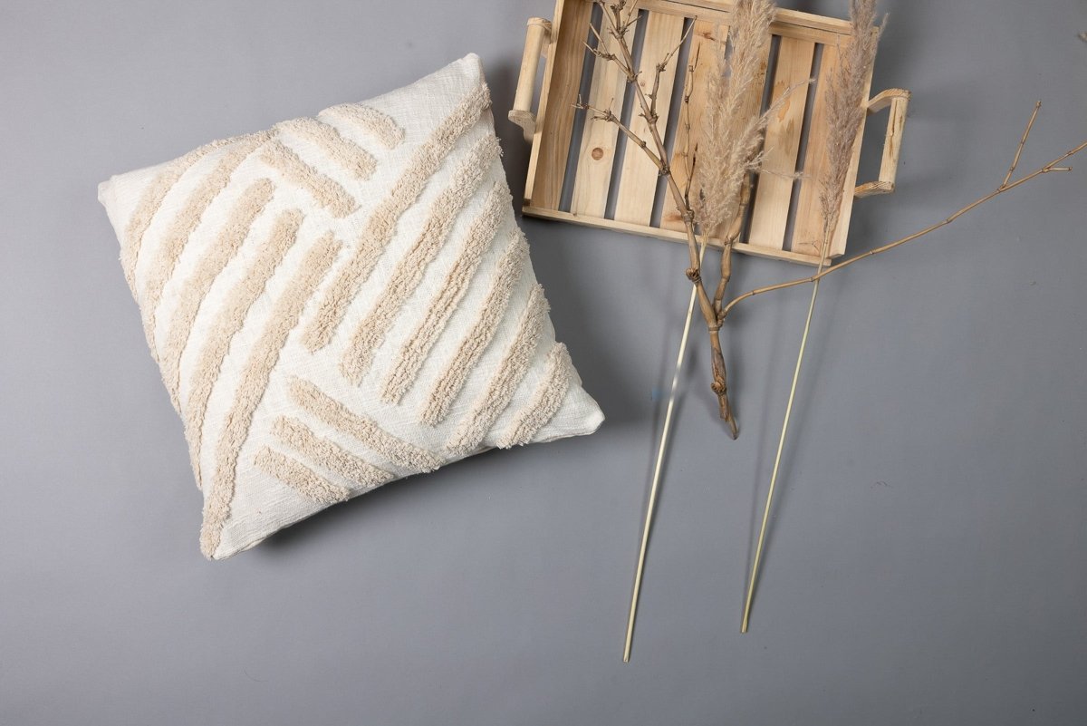 CARNATION  - Soft Tufted Square Cushion Cover