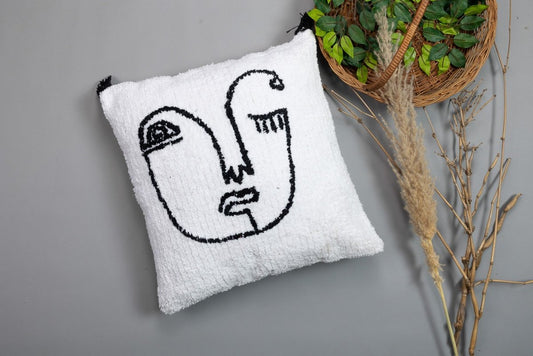 Face pillow cover - detail view