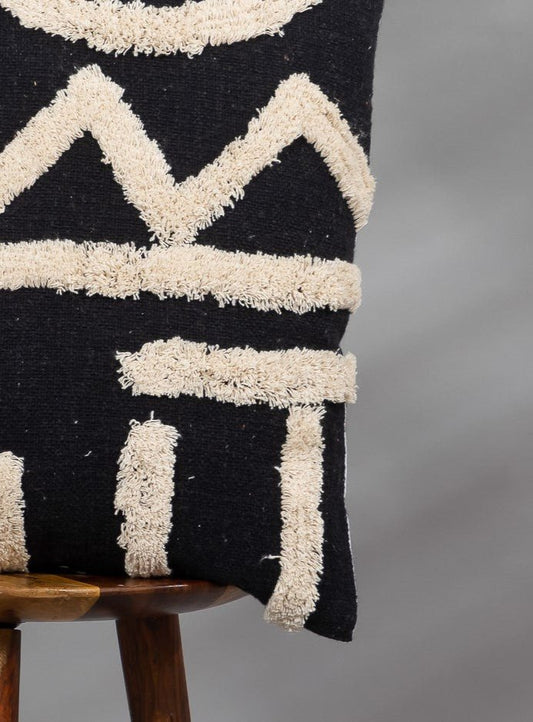Hartly pillow cover - detail view