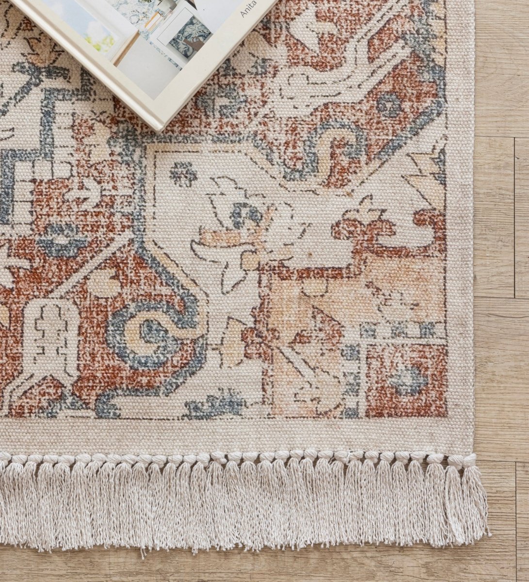 Ivory Meadow Vintage rug - side view