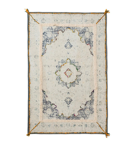 Ivory Vintage Medallion rug - alternate angle