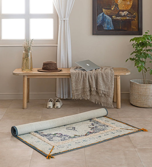 Ivory Vintage Medallion rug - texture close-up