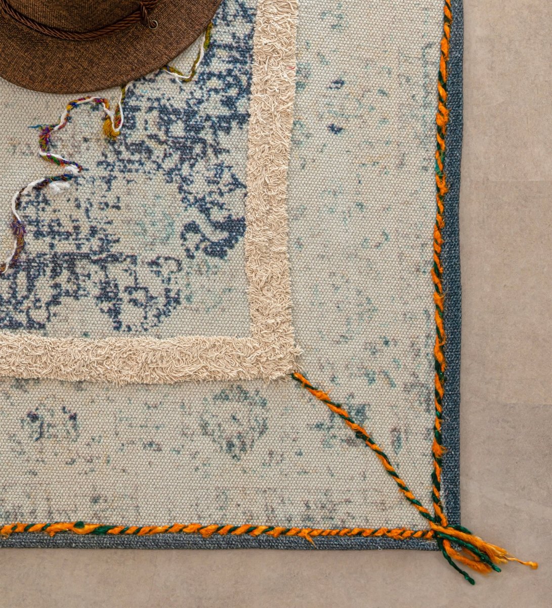 Ivory Vintage Medallion rug - detail view