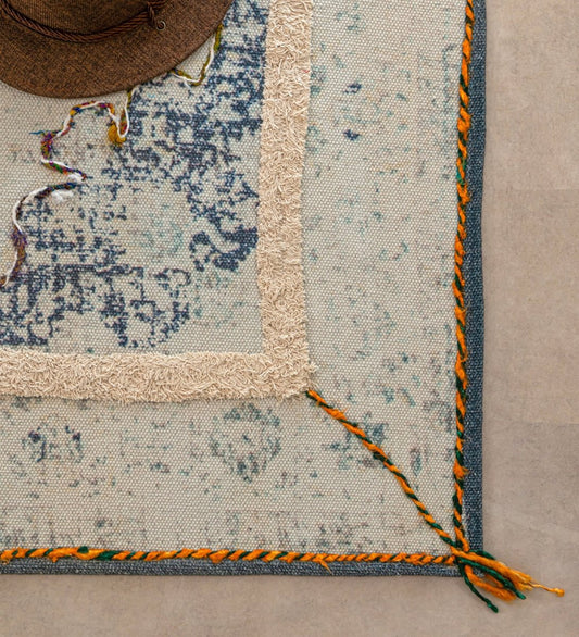 Ivory Vintage Medallion rug - detail view