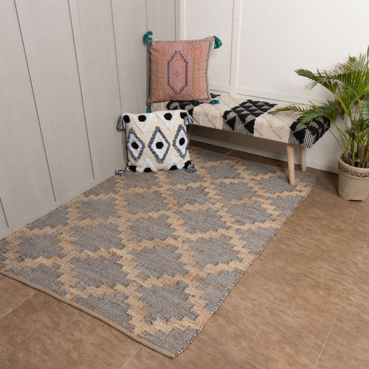 MASTUNG - HAND WOVEN JUTE RUG