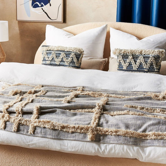 NAZILI - Soft Tufted Throw Blanket