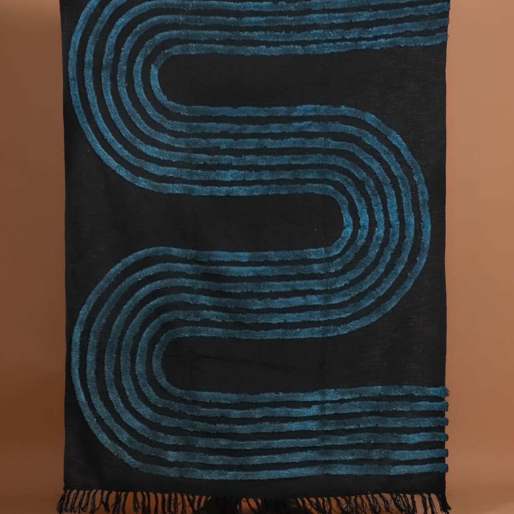 SERRA - Modern Tufted Throw
