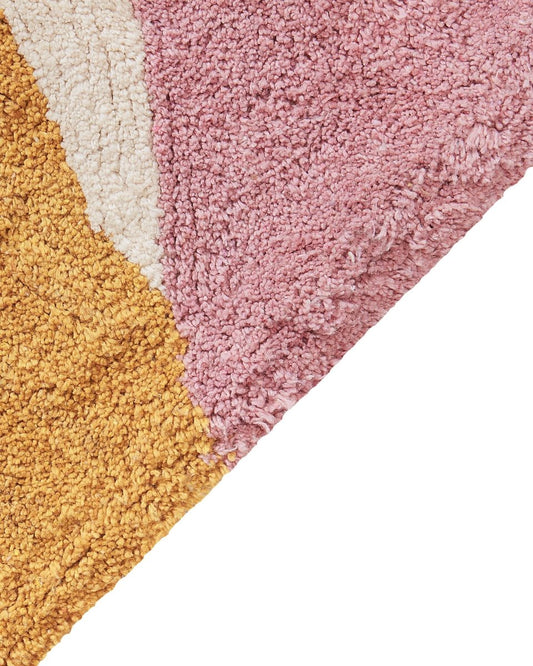 Yagci rug - detail view